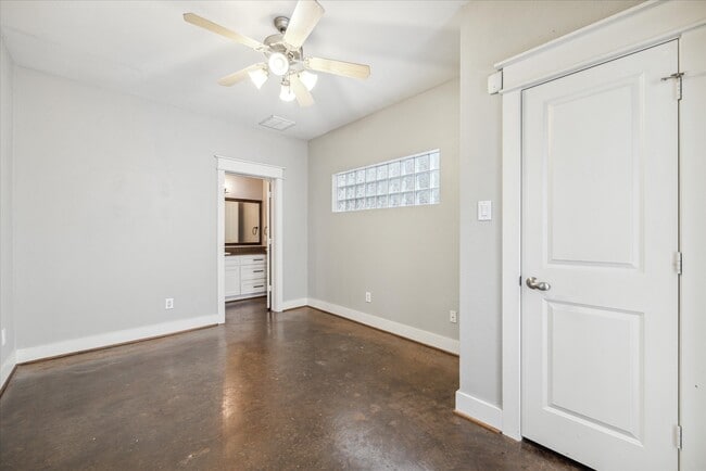 Building Photo - 2119 Cohn St
