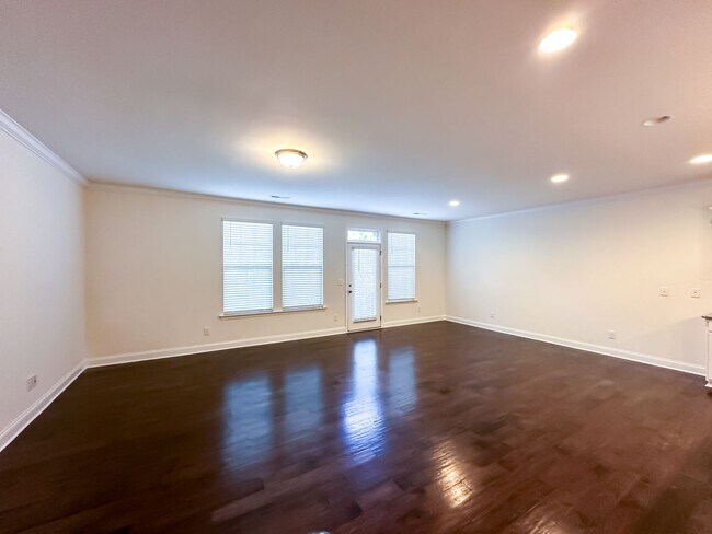 Foto del edificio - Radiant Townhouse located in Raleigh