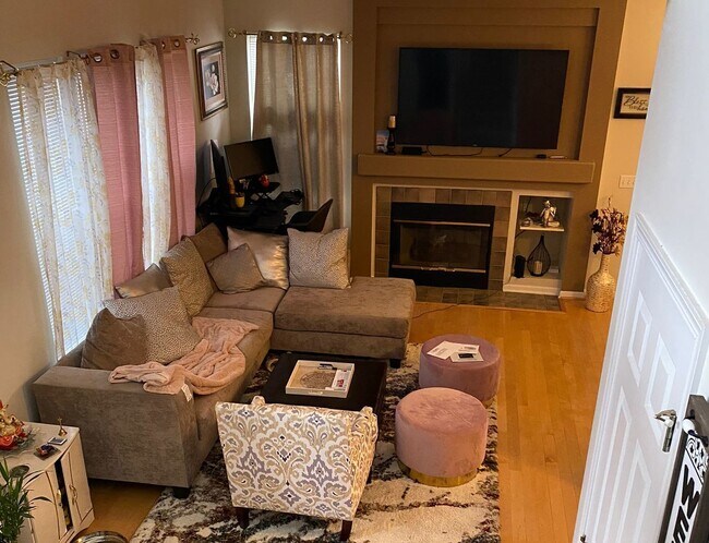 Foto del edificio - 2842 N Greenwood Ave