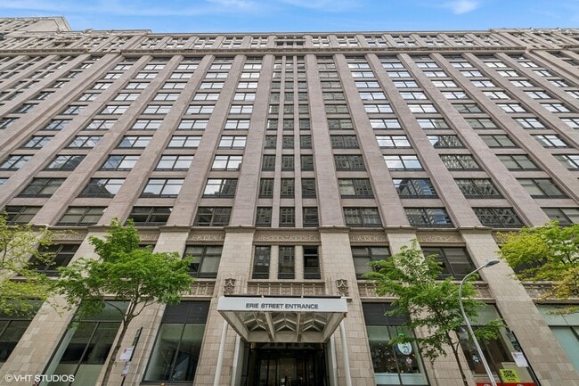 Foto del edificio - 680 N Lake Shore Dr