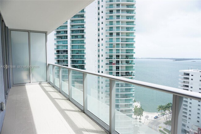 Foto del edificio - 1300 Brickell Bay Dr