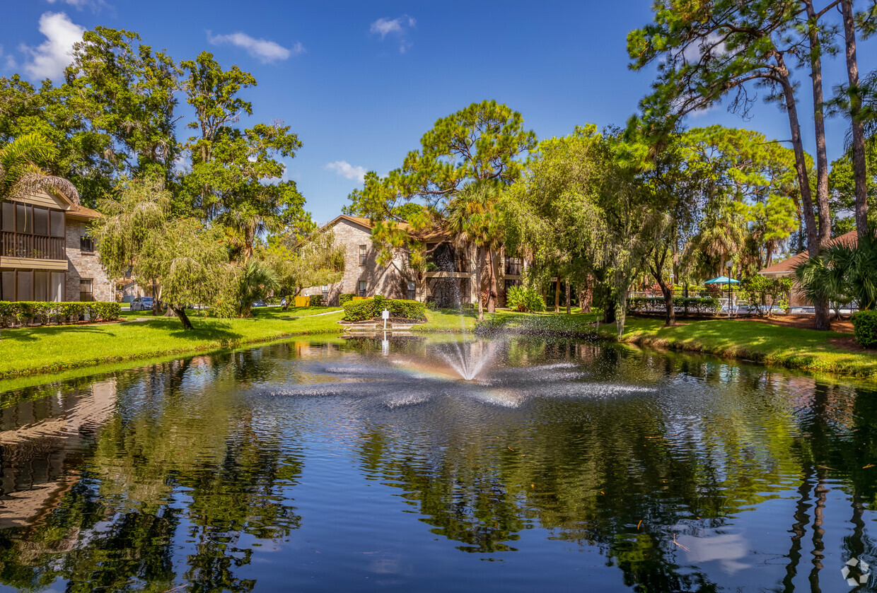 ¡Vista al lago - Cimarron Lake Apartments