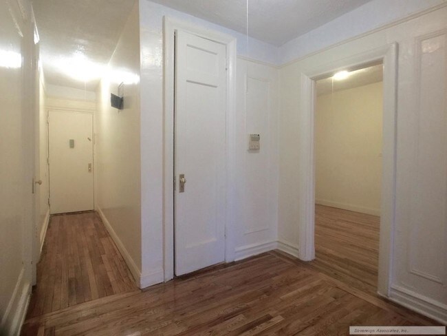 Foto del edificio - 135 W 238th St