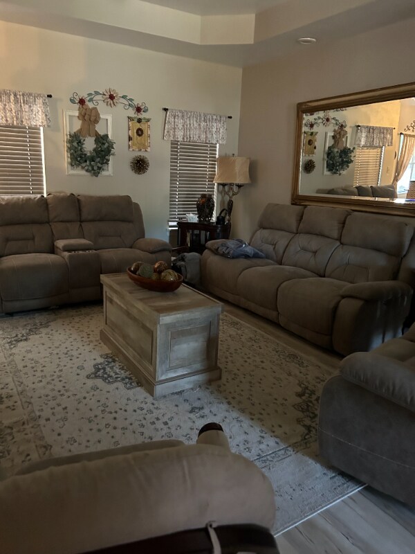 Foto del edificio - 1061 Gage Dr