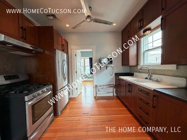 Building Photo - 425 N Park Ave