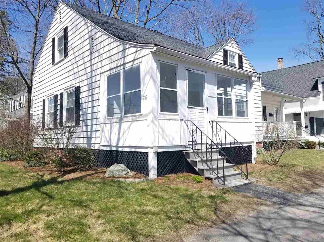 989 Union St, Manchester, NH 03104 House Rental in Manchester, NH
