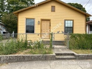 Building Photo - 116 Hawthorne St