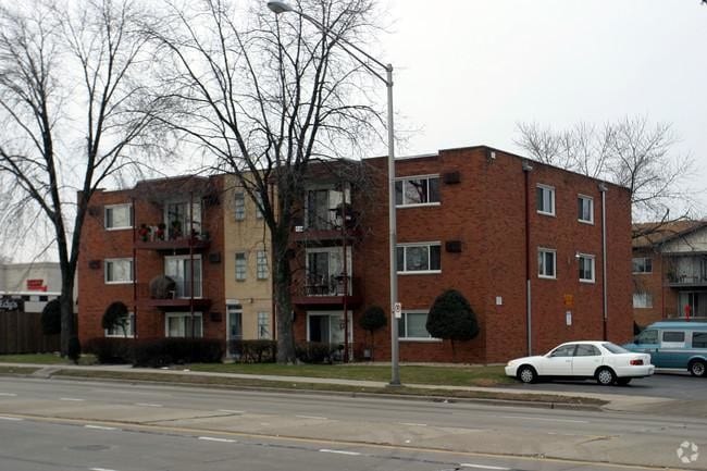 Building Photo - 11030 S Ridgeland Ave