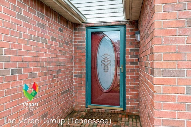 Building Photo - 3 br, 2 bath House - 626 Creekfront Dr