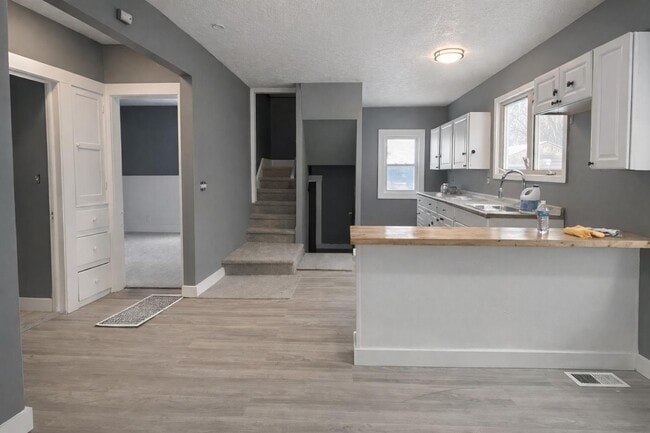 Building Photo - 260 Spruce St