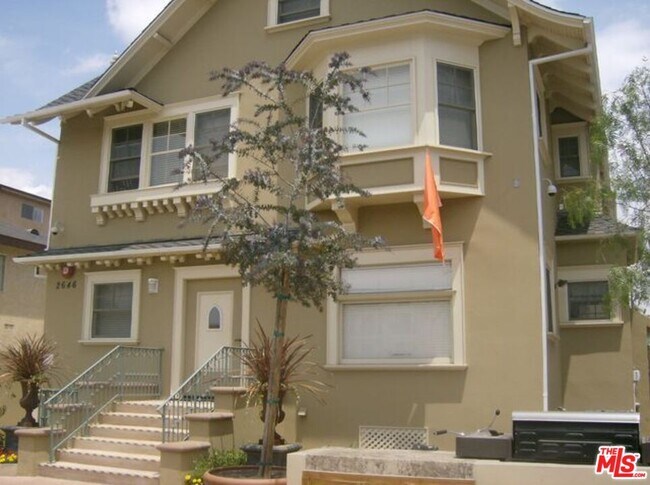 Foto del edificio - 2646 Ellendale Pl