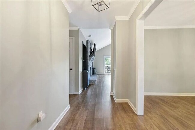 Building Photo - 154 MacKay Dr