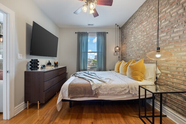 Foto del edificio - 4902 S Forrestville Ave