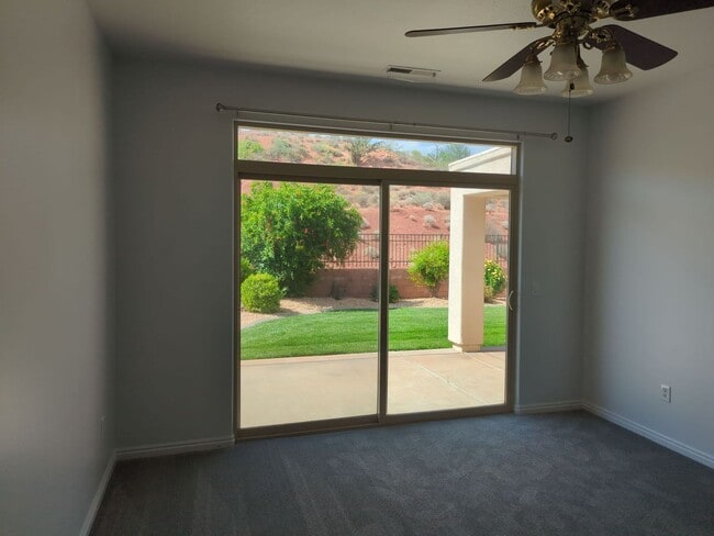 Building Photo - Beautiful 4 Bedroom Home in Coral Canyon