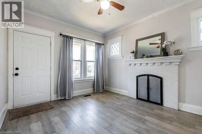 Photo du bâtiment - 123 Gage Ave N