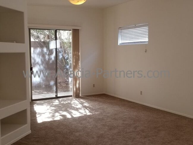 Building Photo - 3 Bedroom/2 Bath in Gated Community