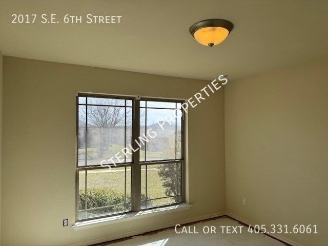 Building Photo - 2017 SE 6th St