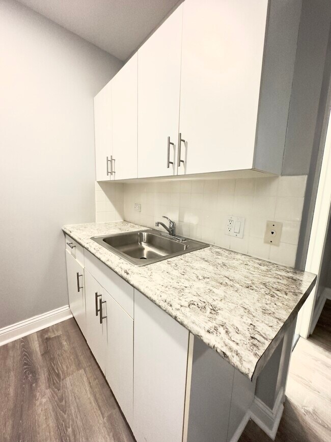 Foto del edificio - 4241 N Kenmore Ave