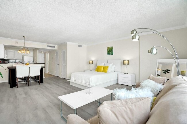 Building Photo - 2501 S Ocean Dr