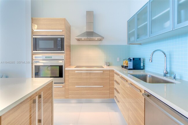 Foto del edificio - 2020 N Bayshore Dr