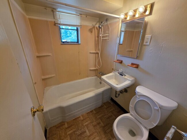 Foto del edificio - 510 E Pittsburgh McKeesport Blvd