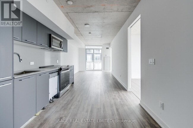 Photo du bâtiment - 45 Baseball Pl