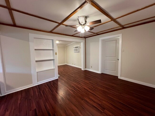 Building Photo - 3206 Louisiana Ave