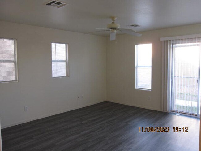 Building Photo - NE GATED COMMUNITY WITH POOL