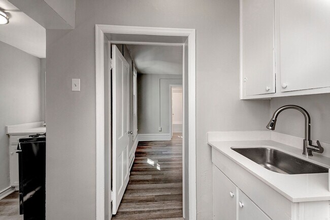 Foto del edificio - ? 1 Month FREE + Utilities Included! ?