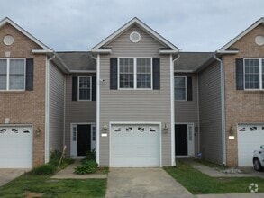 Building Photo - 35090 Sara Ct