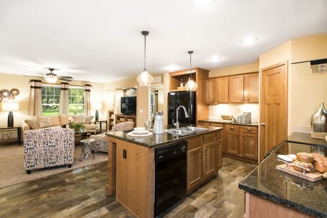 Building Photo - Hamburg Hills & Coventry Woods/AJR Home Sales