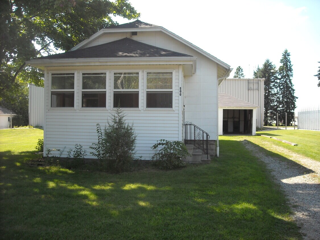 Primary Photo - 800 Brentwood Rd