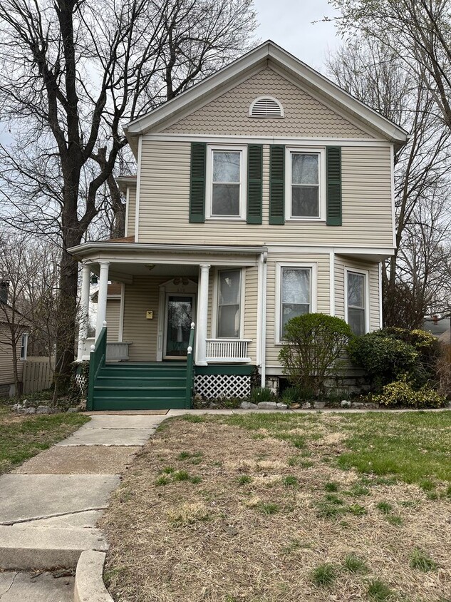 Foto principal - Charming 3 bedroom 2 bath in Middletown Alton