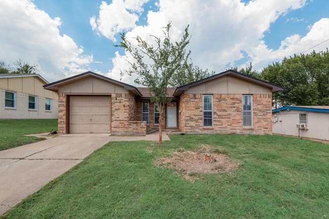 Building Photo - 917 Piedmont Dr