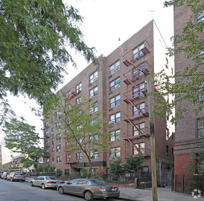 Foto principal - 41-12 Elbertson St
