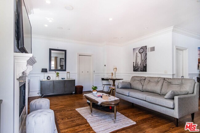 Foto del edificio - 13412 GALEWOOD St