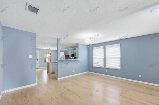 Foto del edificio - 8401 Swan Park Dr