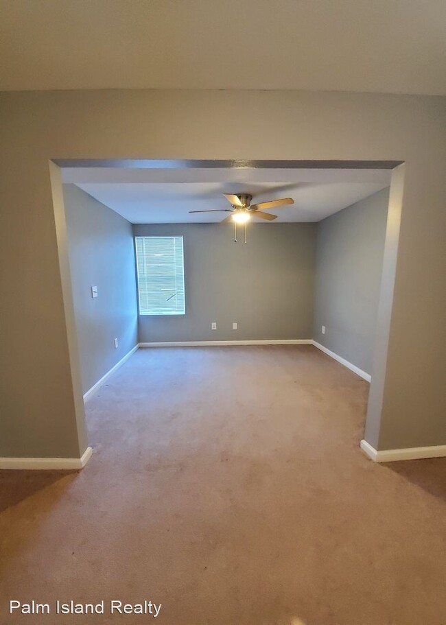 Building Photo - 4 br, 2 bath House - 3413 W Maxwell St