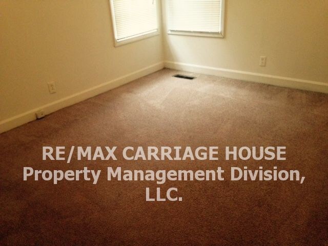 Building Photo - 4065  Calumet Dr