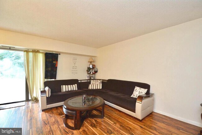 Foto del edificio - 11643 Stoneview Square