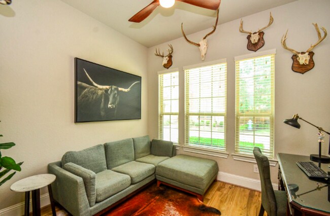 Foto del edificio - Spacious 3-Bedroom Retreat with 2.5 Baths ...