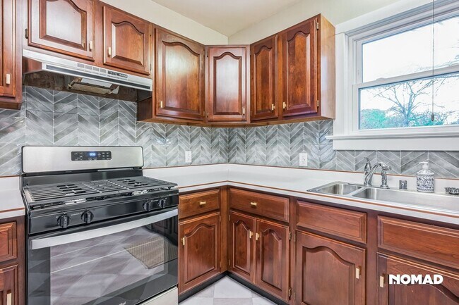 Foto del edificio - 2 Bedroom Single Family Home in Louisville