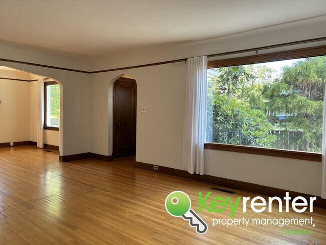 Foto del edificio - Astonishing 3bed/2bath Home in North Tacoma!