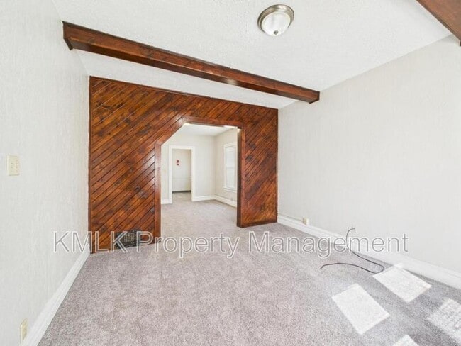 Foto del edificio - 533 Gage St