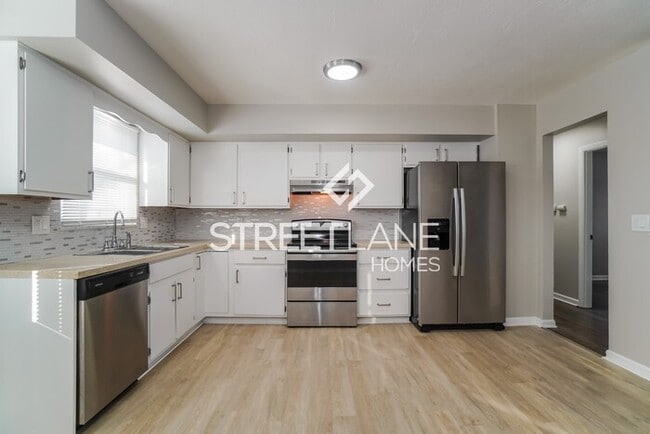 Foto del edificio - REDUCED!- 3 Bedroom in Columbus!