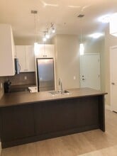 Building Photo - 44565-44565 Vandell Dr