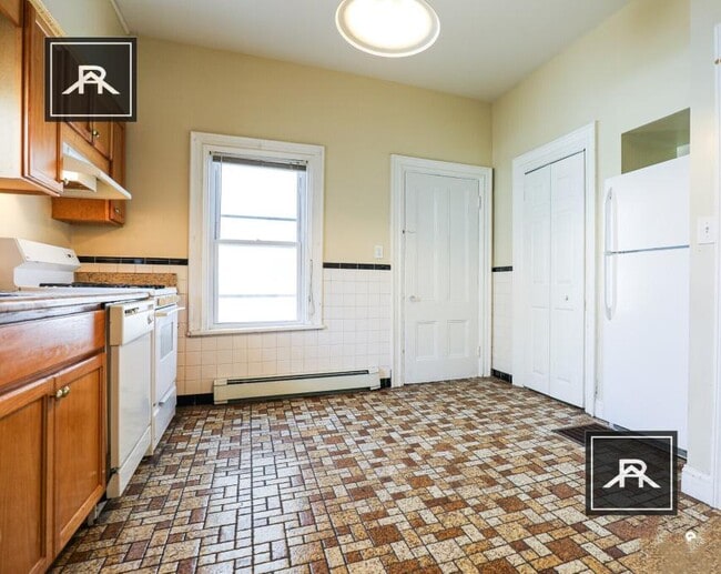 Photo - 5 bedroom in Brighton MA 02135 Apartment