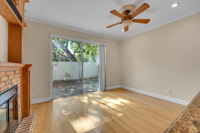 Building Photo - 3948 Lake Tahoe Cir
