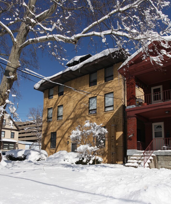 Foto del edificio - 241 Mckee Place
