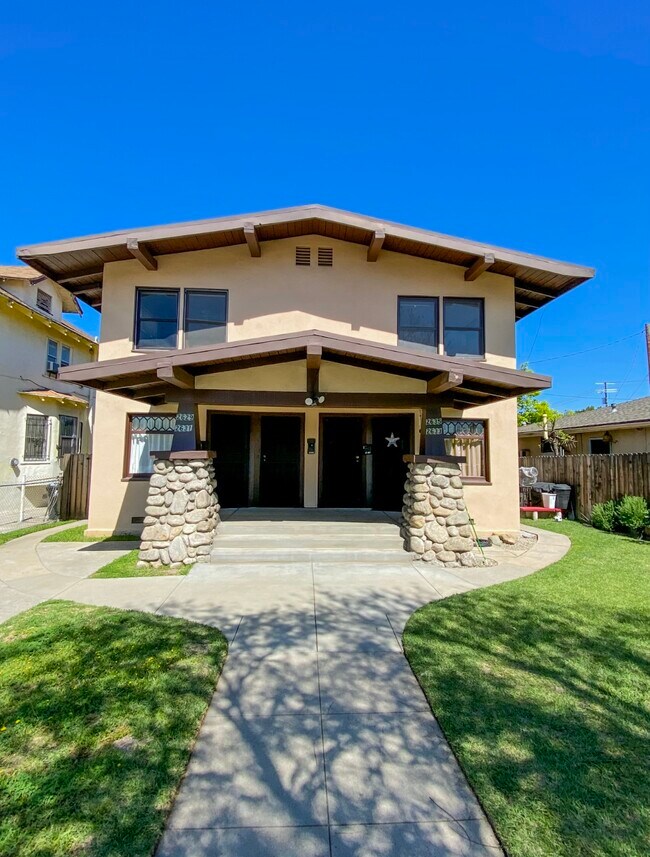 Building Photo - 2633 Jeffries Ave